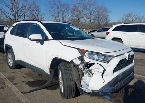 2019 Toyota Rav4 Xle from USA, damaged, VIN JTMP1RFVXKD044893